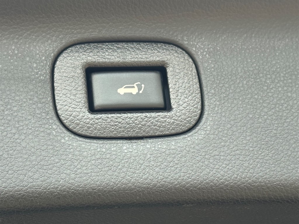 Used Nissan Elgrand 2018 for sale - 76532403: Photo 60