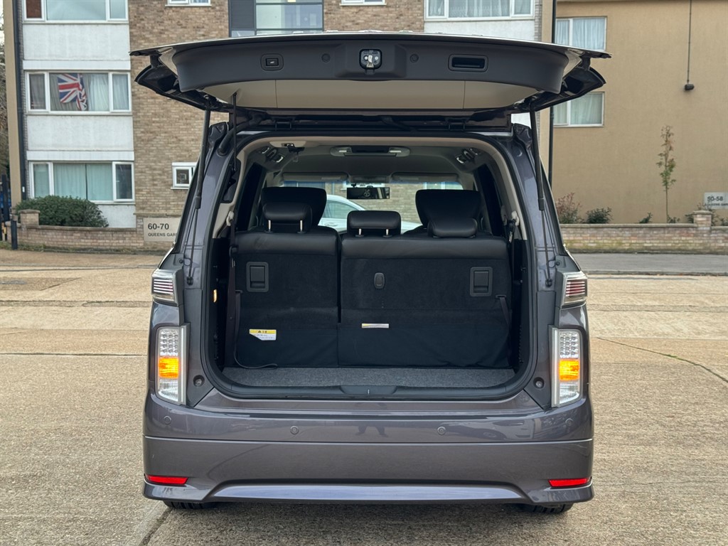 Used Nissan Elgrand 2018 for sale - 76532403: Photo 61