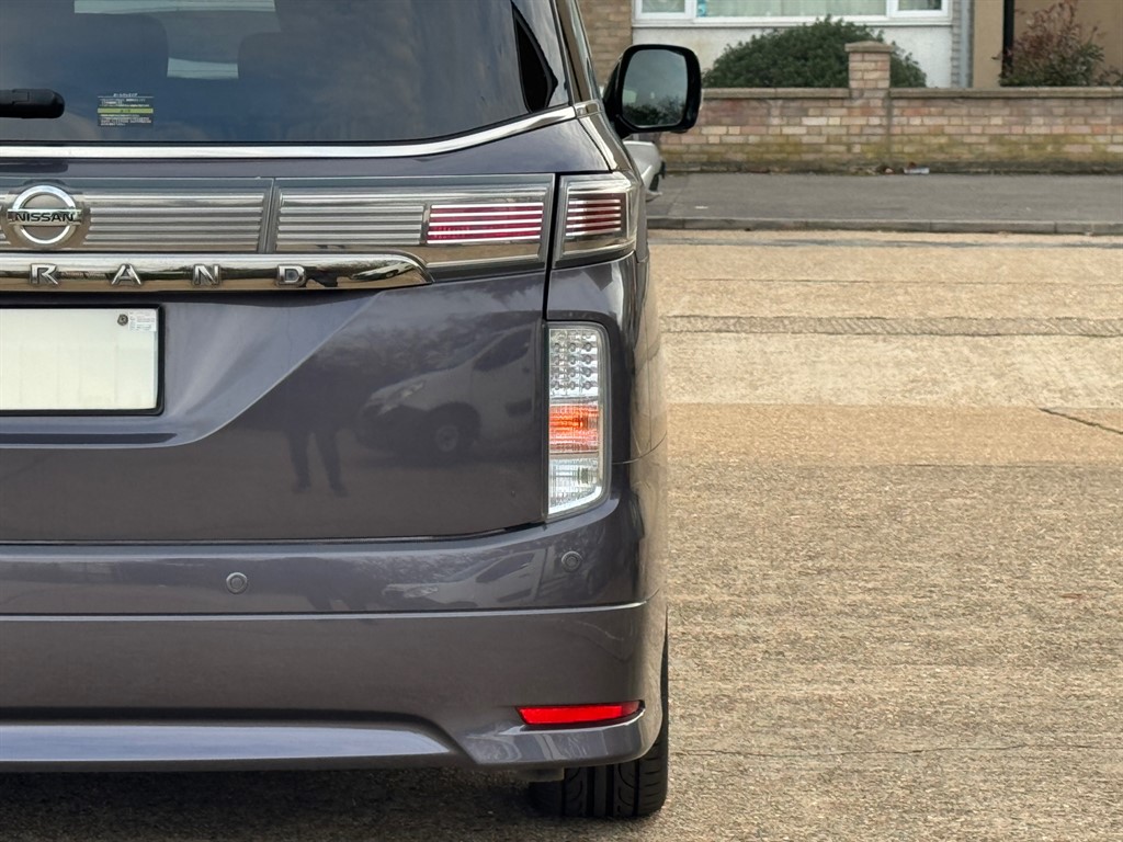 Used Nissan Elgrand 2018 for sale - 76532403: Photo 64