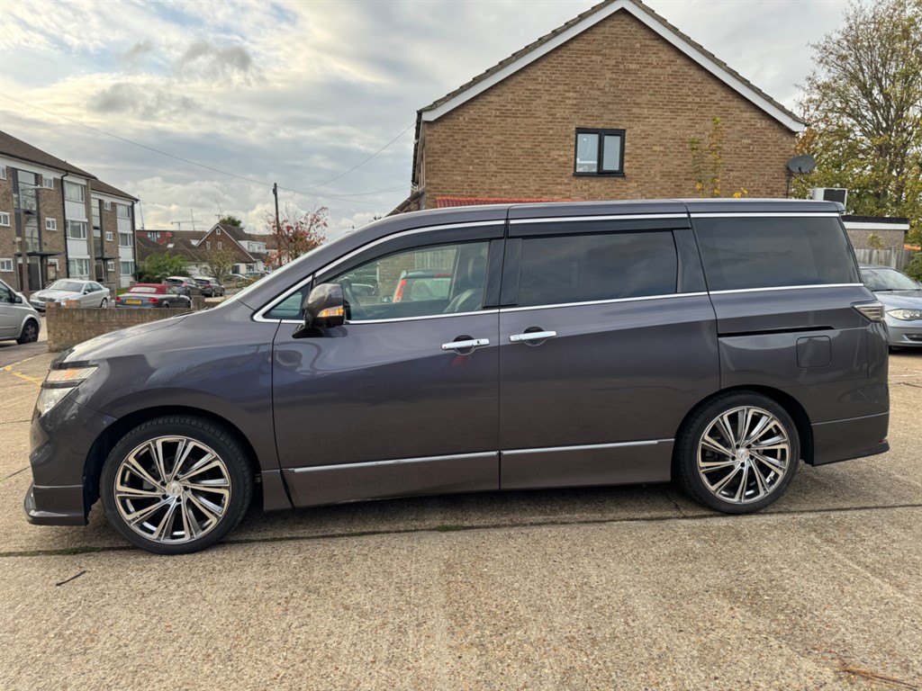 Used Nissan Elgrand 2018 for sale - 76532403: Photo 8