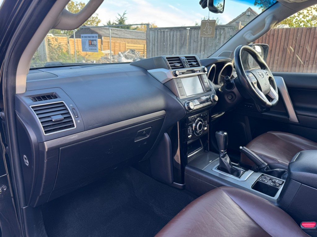 Used Toyota Land Cruiser 2016 for sale - 76393797: Photo 17