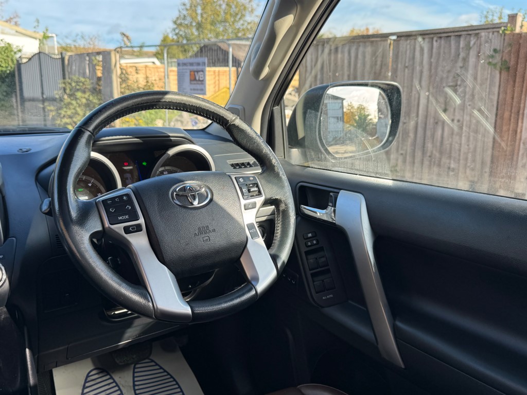 Used Toyota Land Cruiser 2016 for sale - 76393797: Photo 33