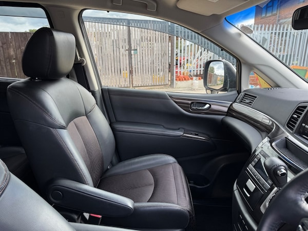 Used Nissan Elgrand 2016 for sale - 76312529: Photo 13