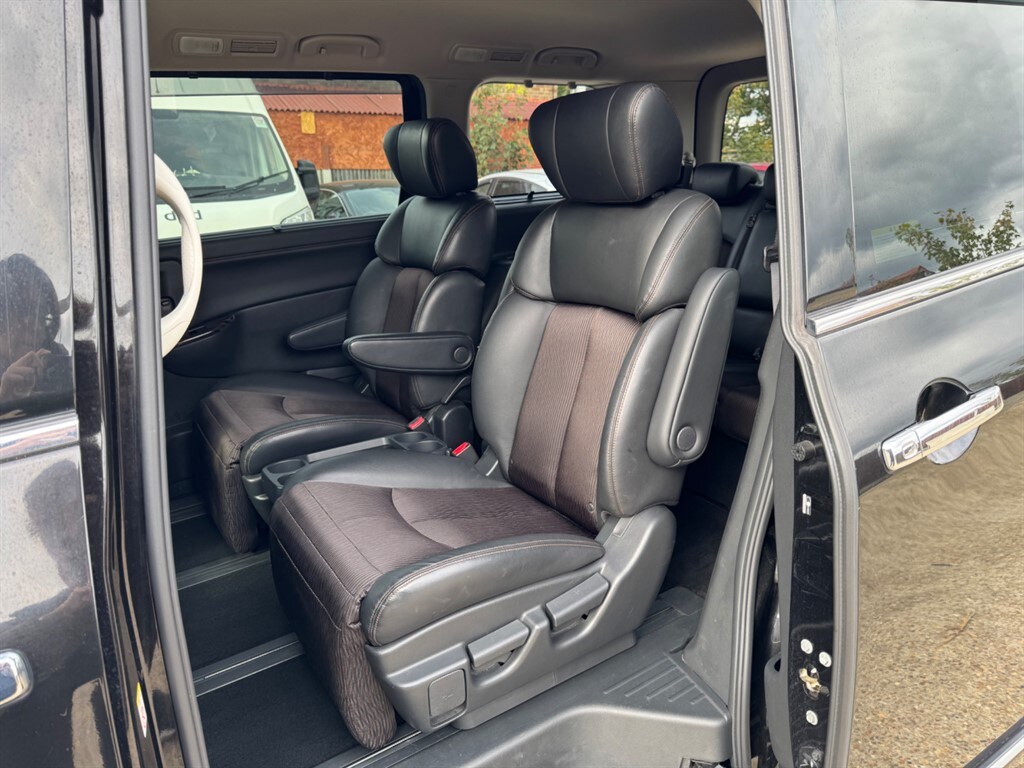 Used Nissan Elgrand 2016 for sale - 76312529: Photo 41