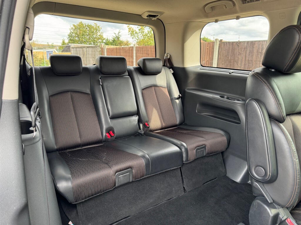 Used Nissan Elgrand 2016 for sale - 76312529: Photo 47