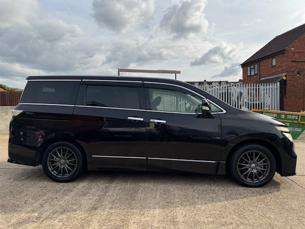 Used Nissan Elgrand 2016 for sale - 76312529: Photo 7
