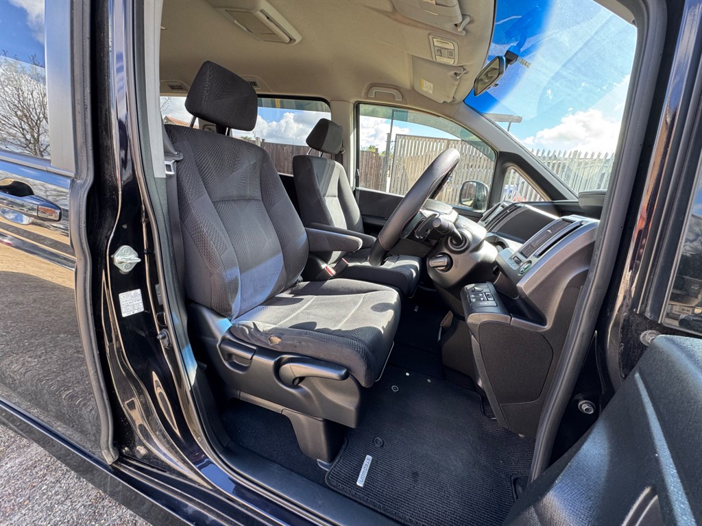 Used Honda Stepwagon 2021 for sale - 78152821: Photo 10