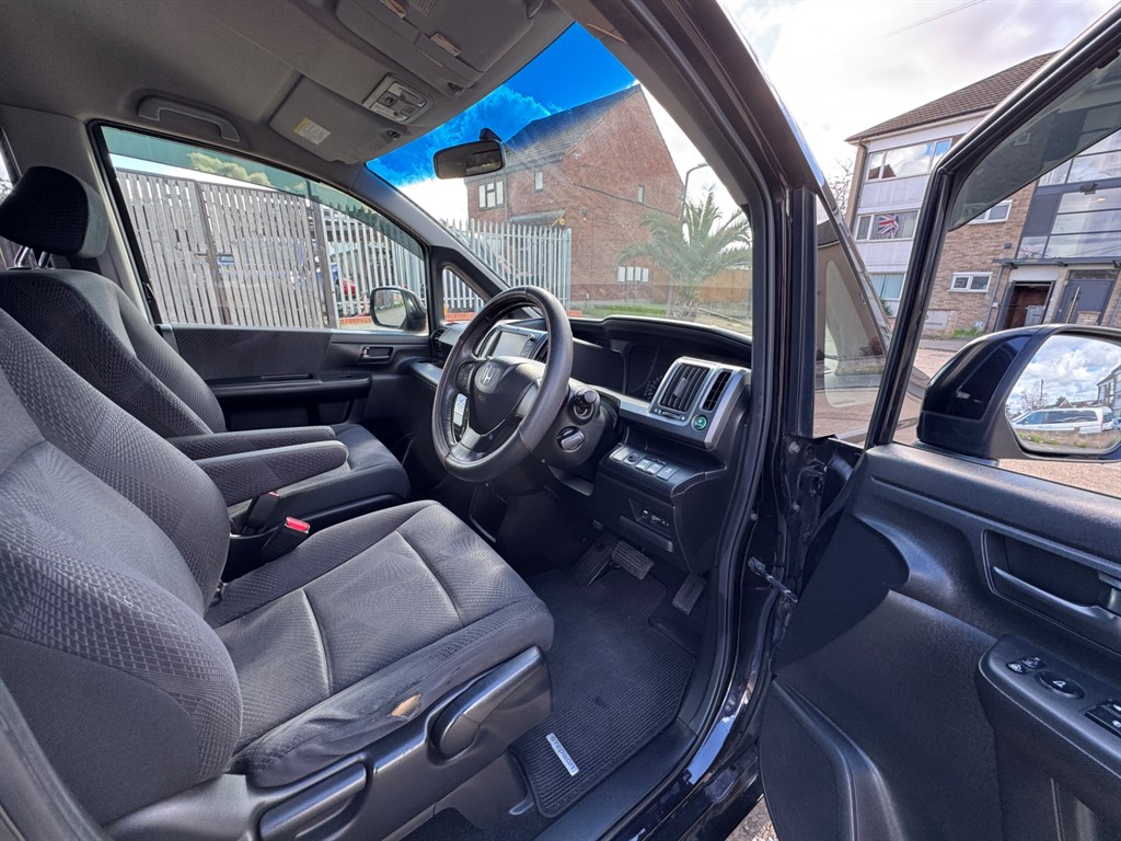 Used Honda Stepwagon 2021 for sale - 78152821: Photo 12