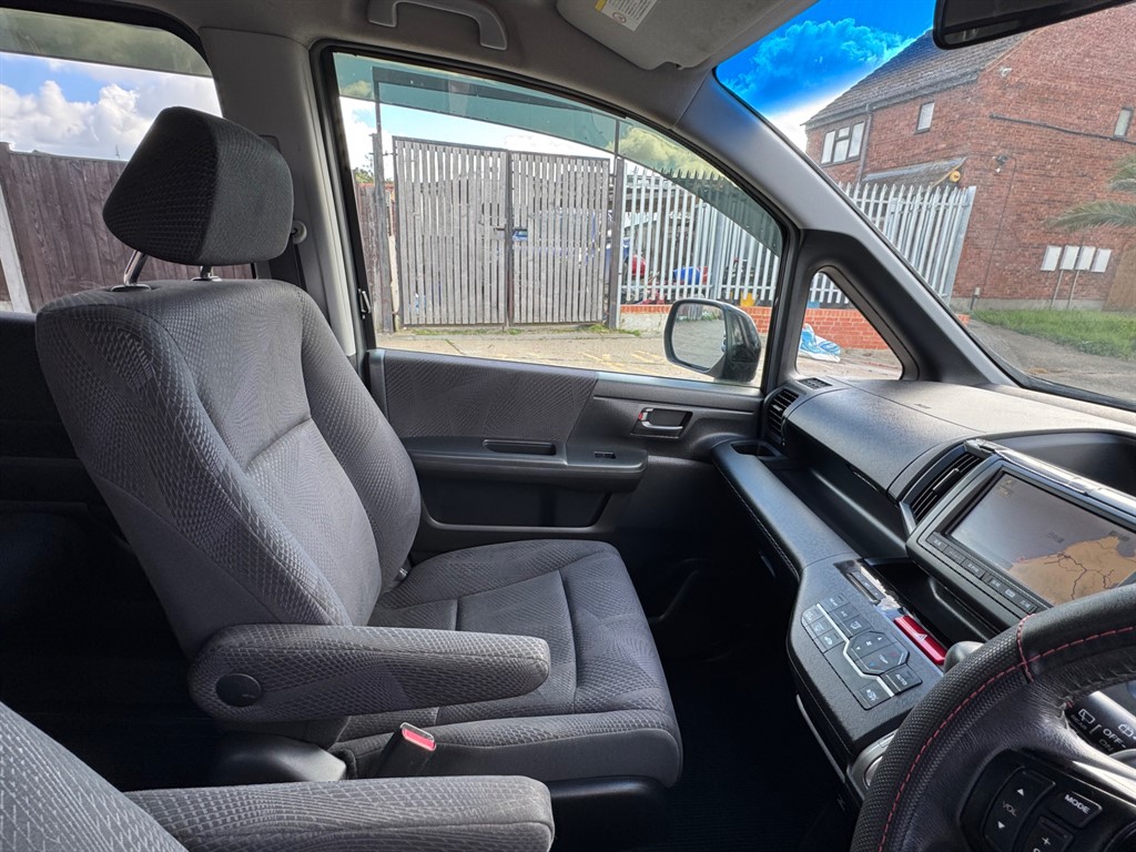 Used Honda Stepwagon 2021 for sale - 78152821: Photo 14