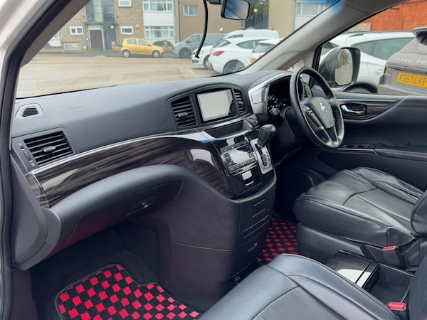 Used Nissan Elgrand 2018 for sale - 75571614: Photo 18