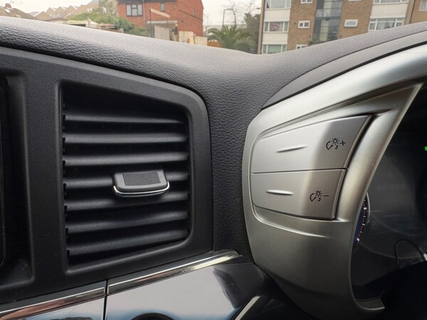 Used Nissan Elgrand 2018 for sale - 75571614: Photo 60