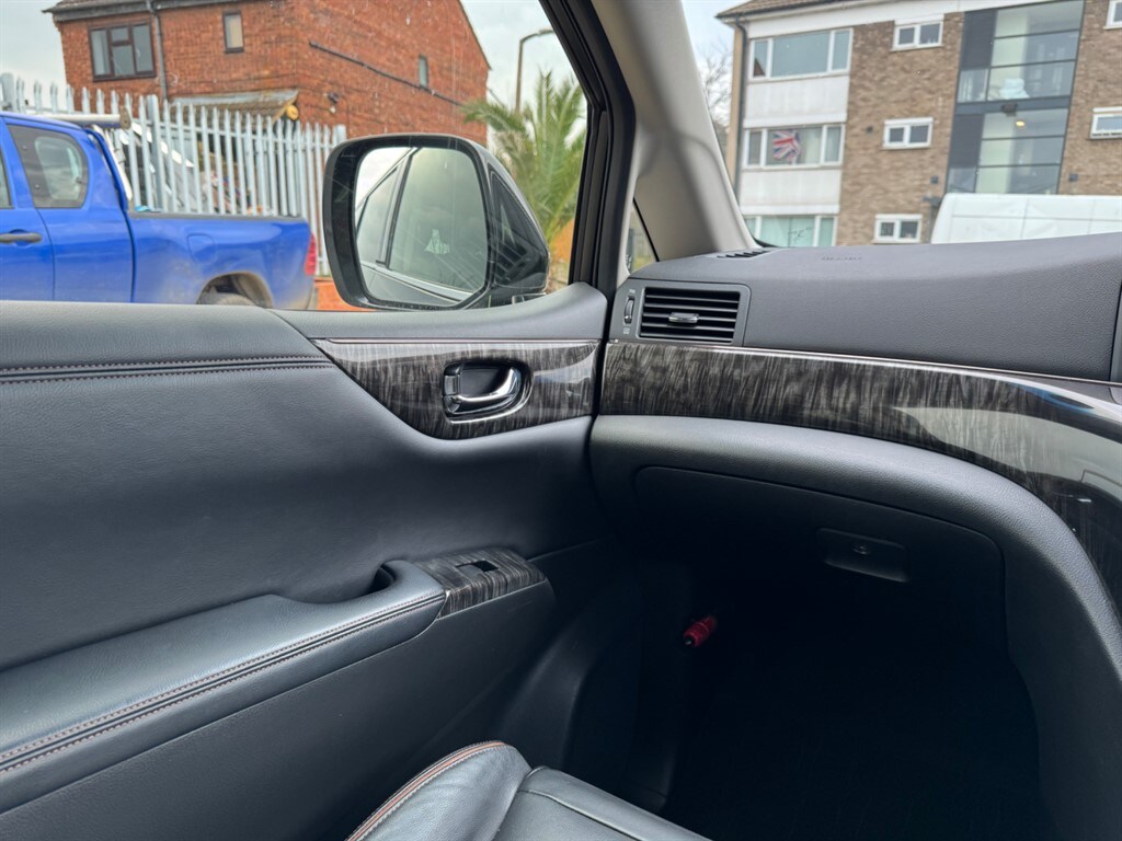 Used Nissan Elgrand 2019 for sale - 77810501: Photo 22