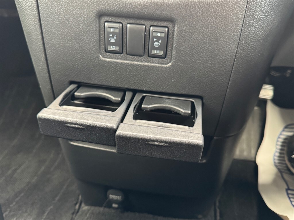 Used Nissan Elgrand 2019 for sale - 77810501: Photo 34