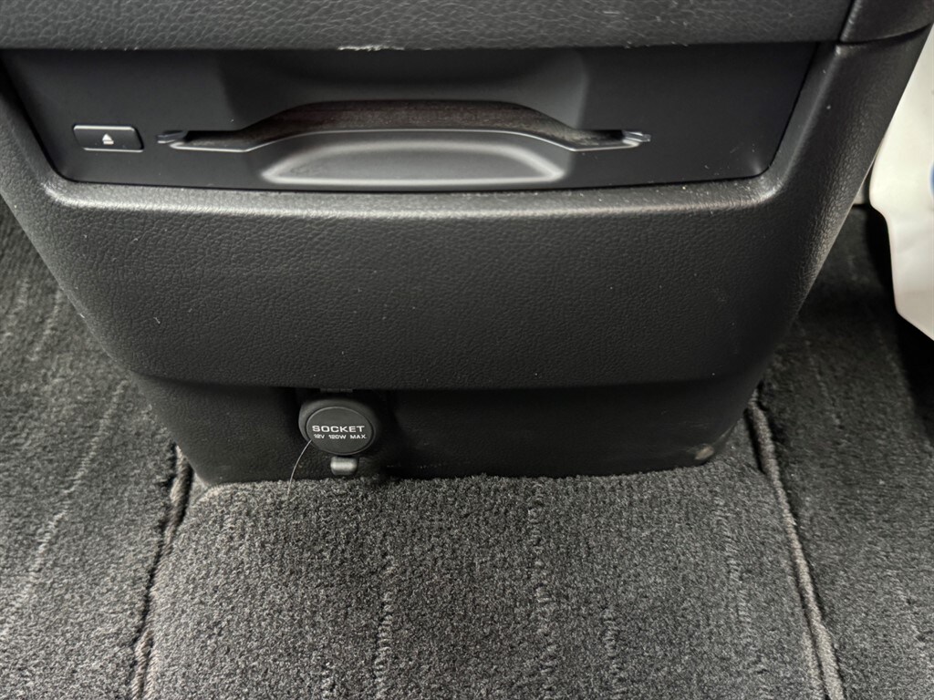 Used Nissan Elgrand 2019 for sale - 77810501: Photo 35