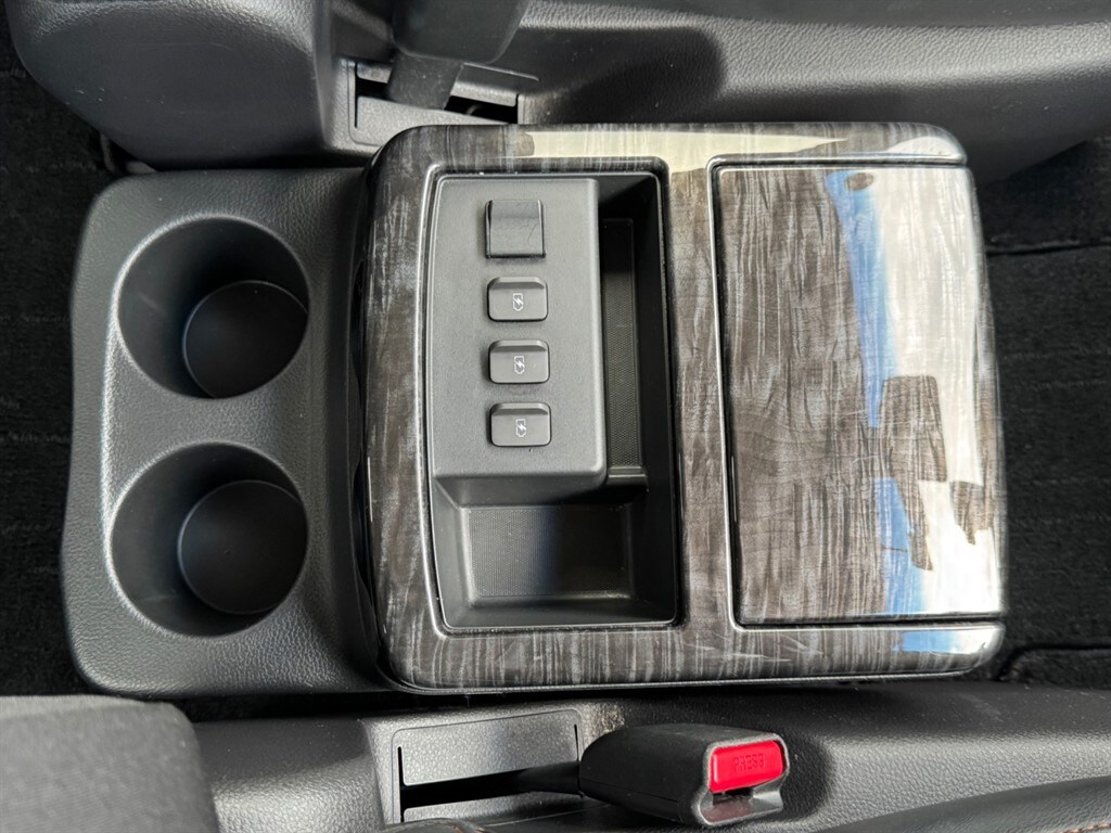 Used Nissan Elgrand 2019 for sale - 77810501: Photo 36