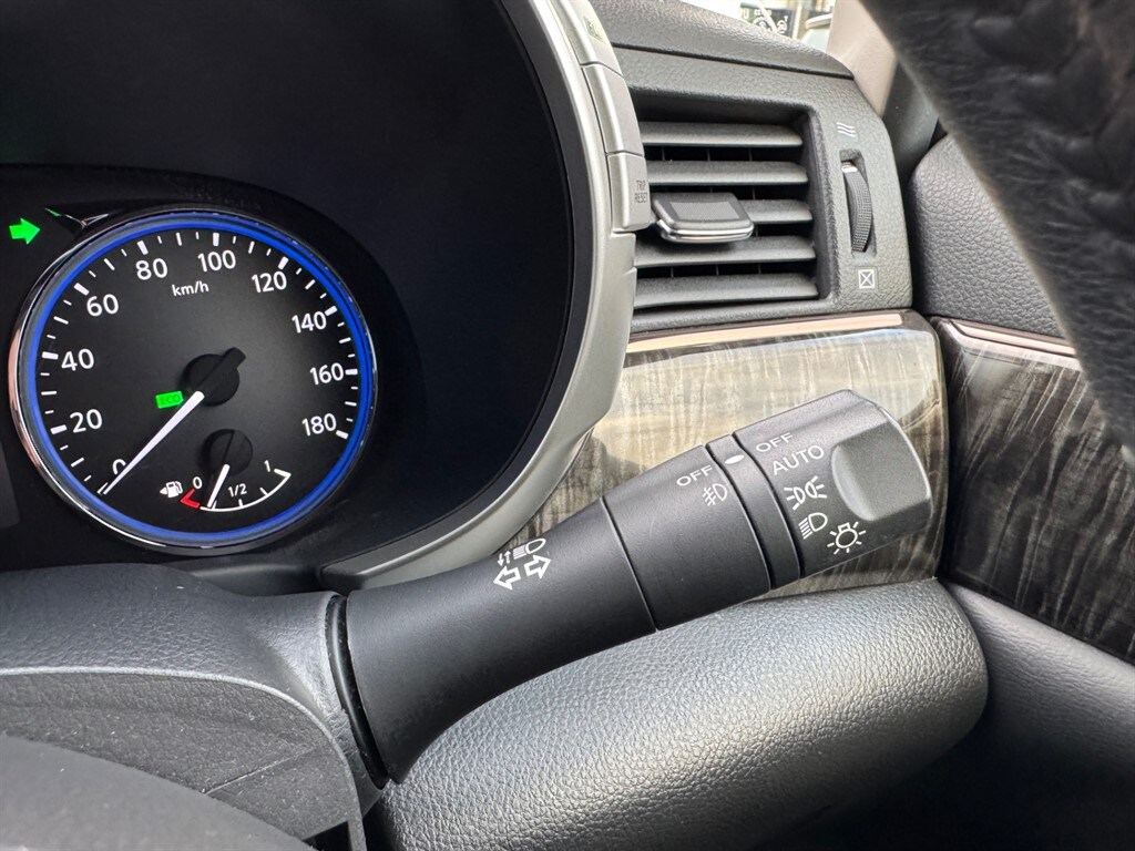 Used Nissan Elgrand 2019 for sale - 77810501: Photo 40