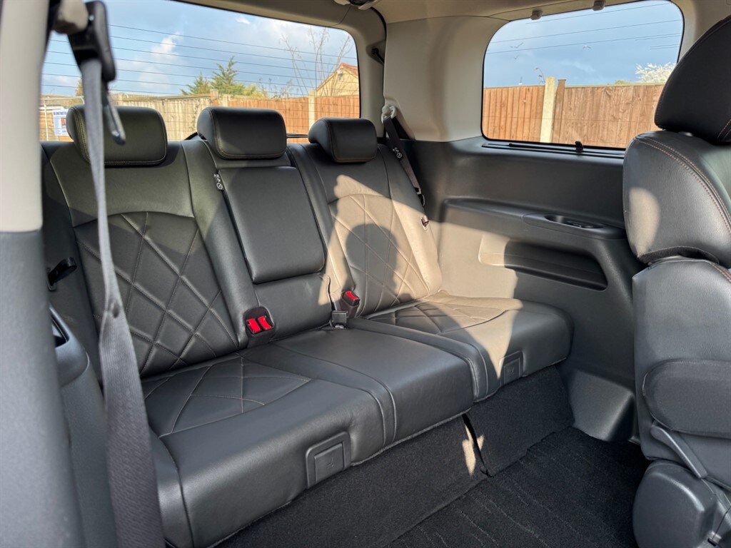 Used Nissan Elgrand 2019 for sale - 77810501: Photo 61