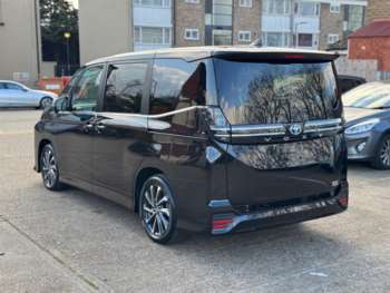Used Toyota Voxy 2024 for sale - 74013984: Photo