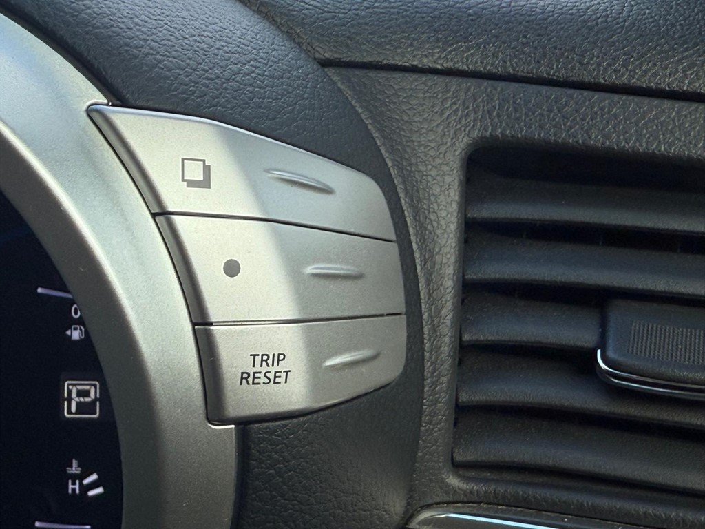 Used Nissan Elgrand 2013 for sale - 77047917: Photo 32