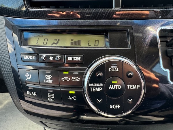 Used Toyota Estima 2013 for sale - 75572120: Photo 52