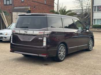 Used Nissan Elgrand 2018 for sale - 74104085: Photo