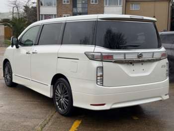 Used Nissan Elgrand 2018 for sale - 73445980: Photo