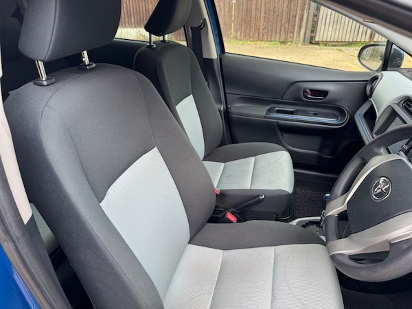 Used Toyota Aqua 2013 for sale - 75572079: Photo 10
