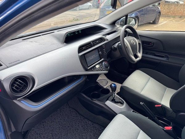 Used Toyota Aqua 2013 for sale - 75572079: Photo 15