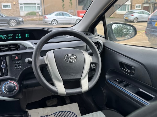 Used Toyota Aqua 2013 for sale - 75572079: Photo 23