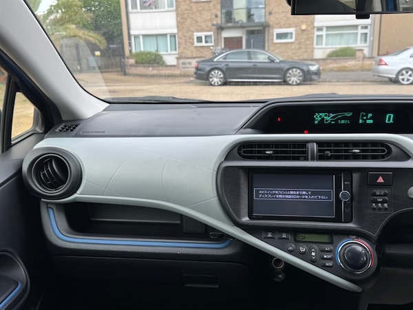 Used Toyota Aqua 2013 for sale - 75572079: Photo 24
