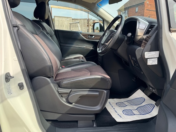 Used Nissan Elgrand 2017 for sale - 75569891: Photo 10