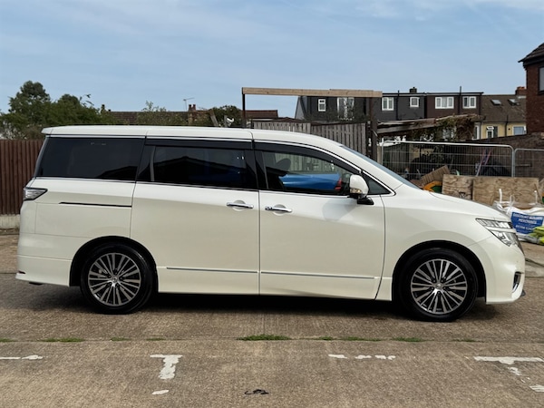 Used Nissan Elgrand 2017 for sale - 75569891: Photo 4