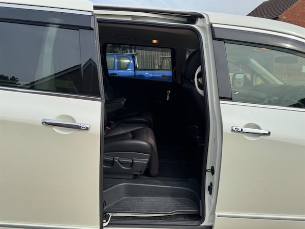 Used Nissan Elgrand 2017 for sale - 75569891: Photo 52