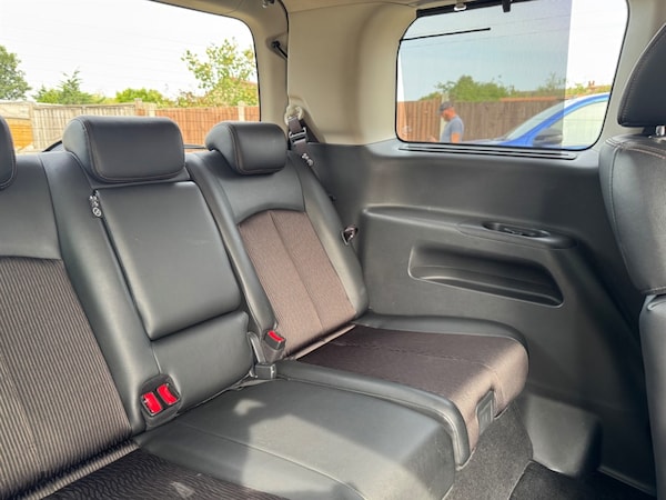 Used Nissan Elgrand 2017 for sale - 75569891: Photo 58