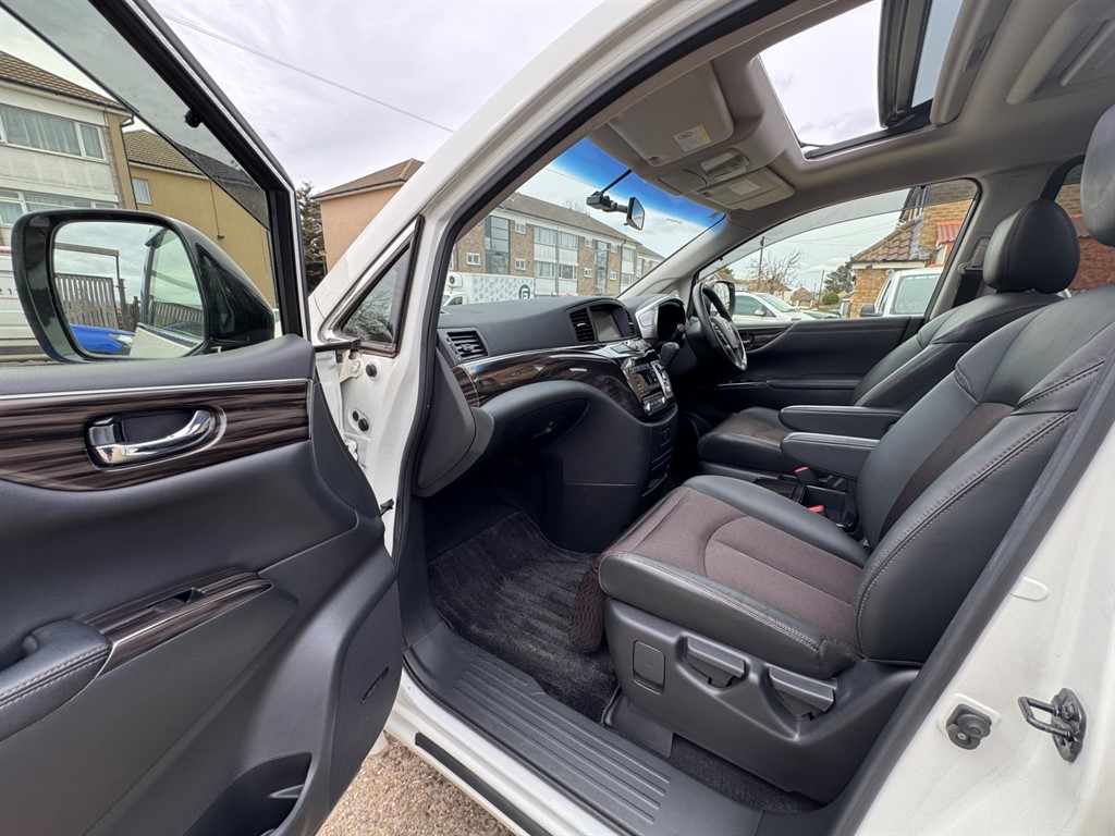 Used Nissan Elgrand 2018 for sale - 78061576: Photo 15