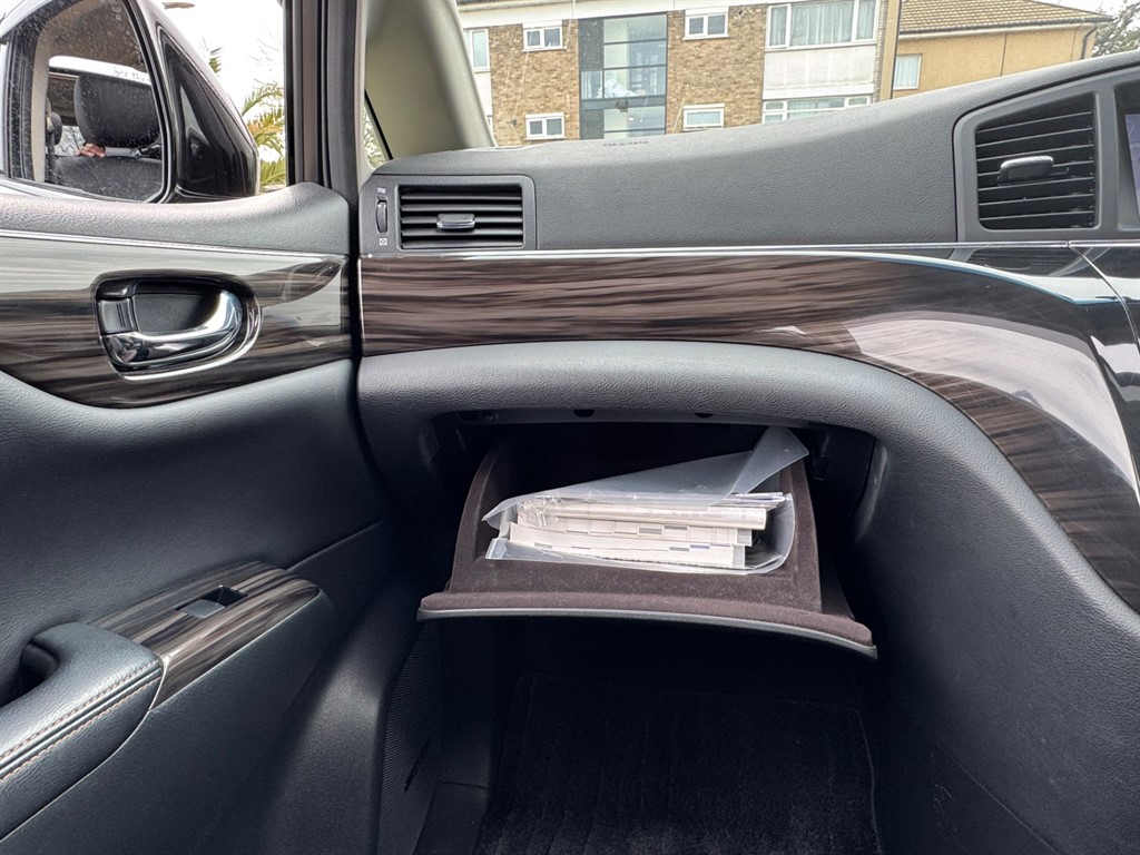 Used Nissan Elgrand 2018 for sale - 78061576: Photo 23