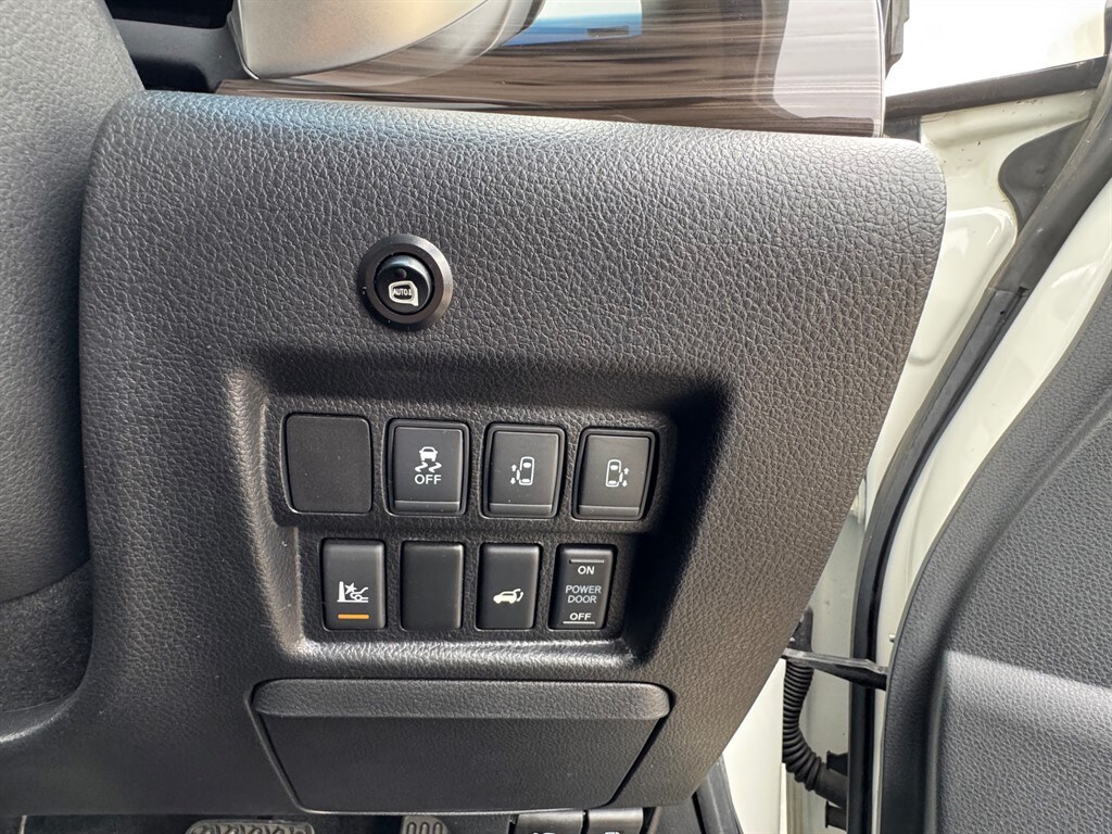 Used Nissan Elgrand 2018 for sale - 78061576: Photo 40