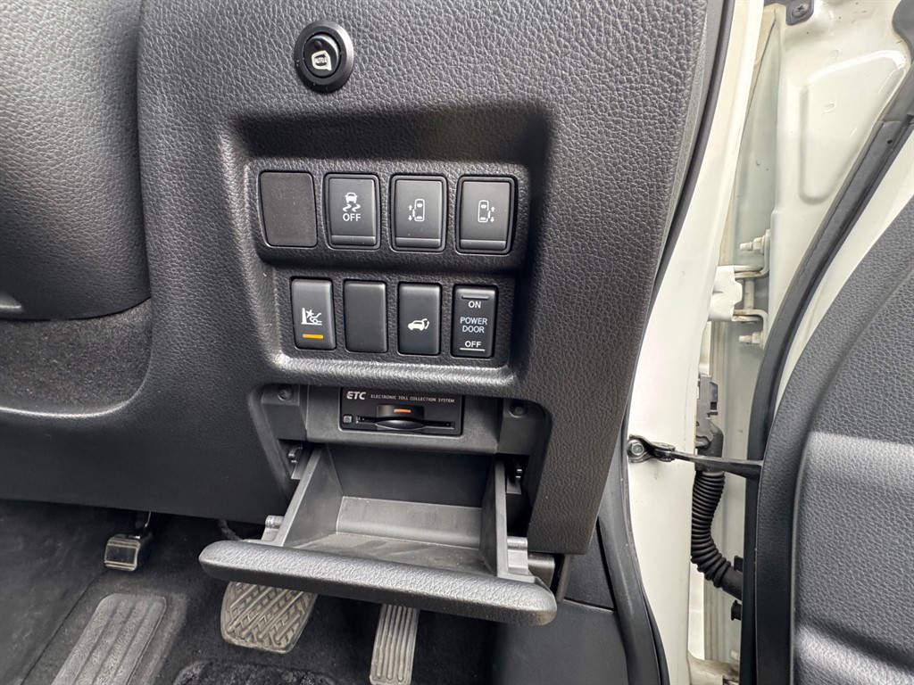 Used Nissan Elgrand 2018 for sale - 78061576: Photo 41