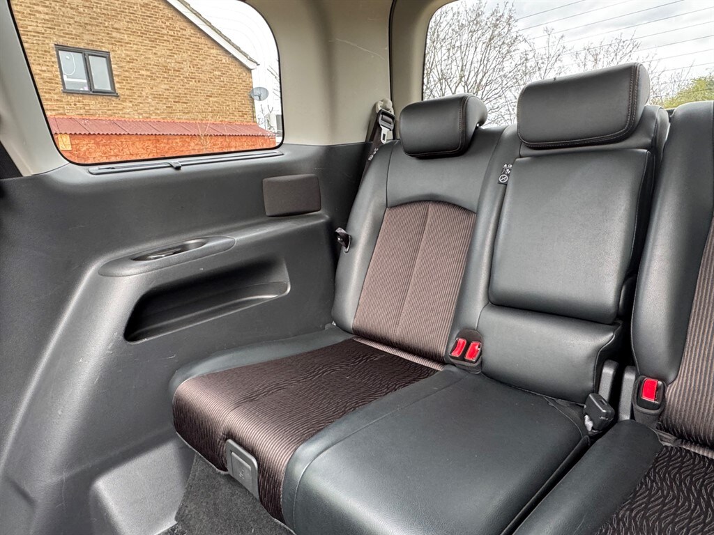 Used Nissan Elgrand 2018 for sale - 78061576: Photo 58