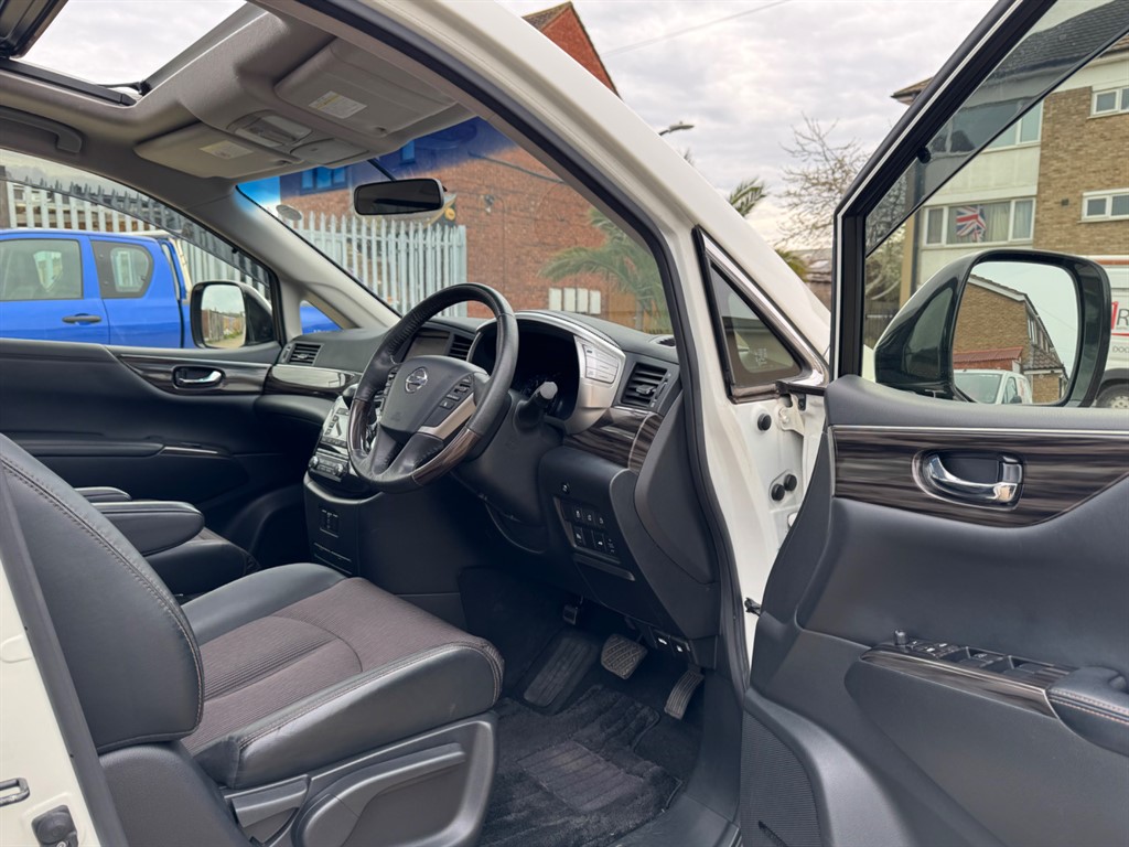 Used Nissan Elgrand 2018 for sale - 78061576: Photo 9