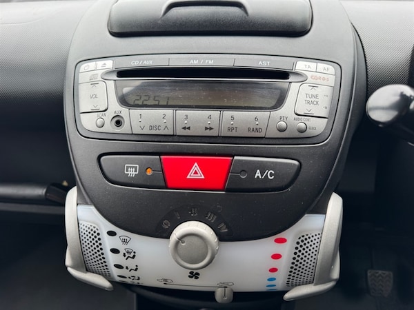 Used Toyota AYGO 2014 for sale - 75569836: Photo 19
