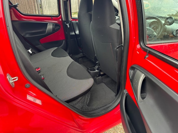 Used Toyota AYGO 2014 for sale - 75569836: Photo 32