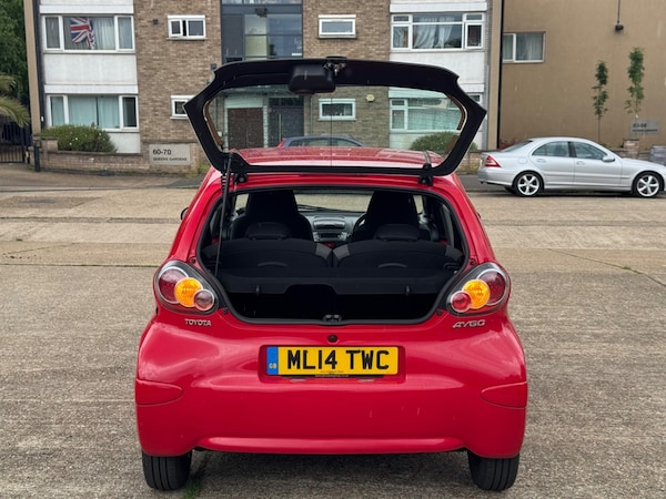 Used Toyota AYGO 2014 for sale - 75569836: Photo 39