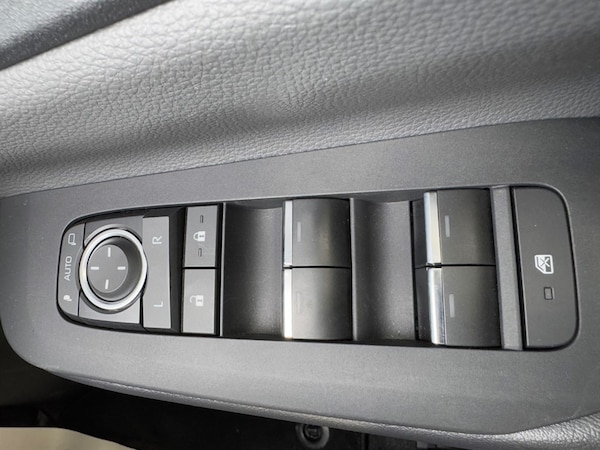 Used Toyota Prius 2023 for sale - 75572078: Photo 39