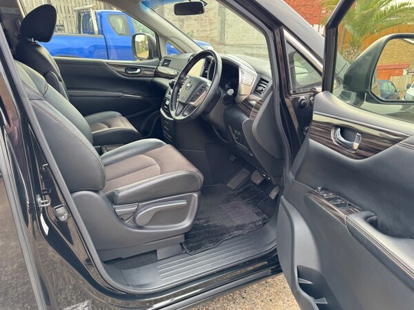 Used Nissan Elgrand 2018 for sale - 75572001: Photo 11