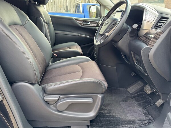 Used Nissan Elgrand 2018 for sale - 75572001: Photo 13