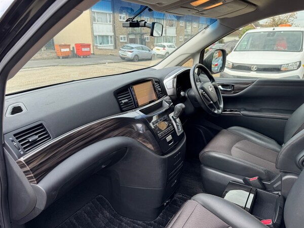 Used Nissan Elgrand 2018 for sale - 75572001: Photo 21