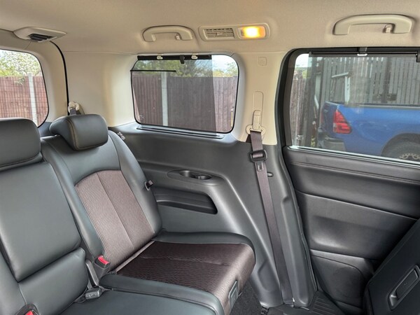 Used Nissan Elgrand 2018 for sale - 75572001: Photo 49