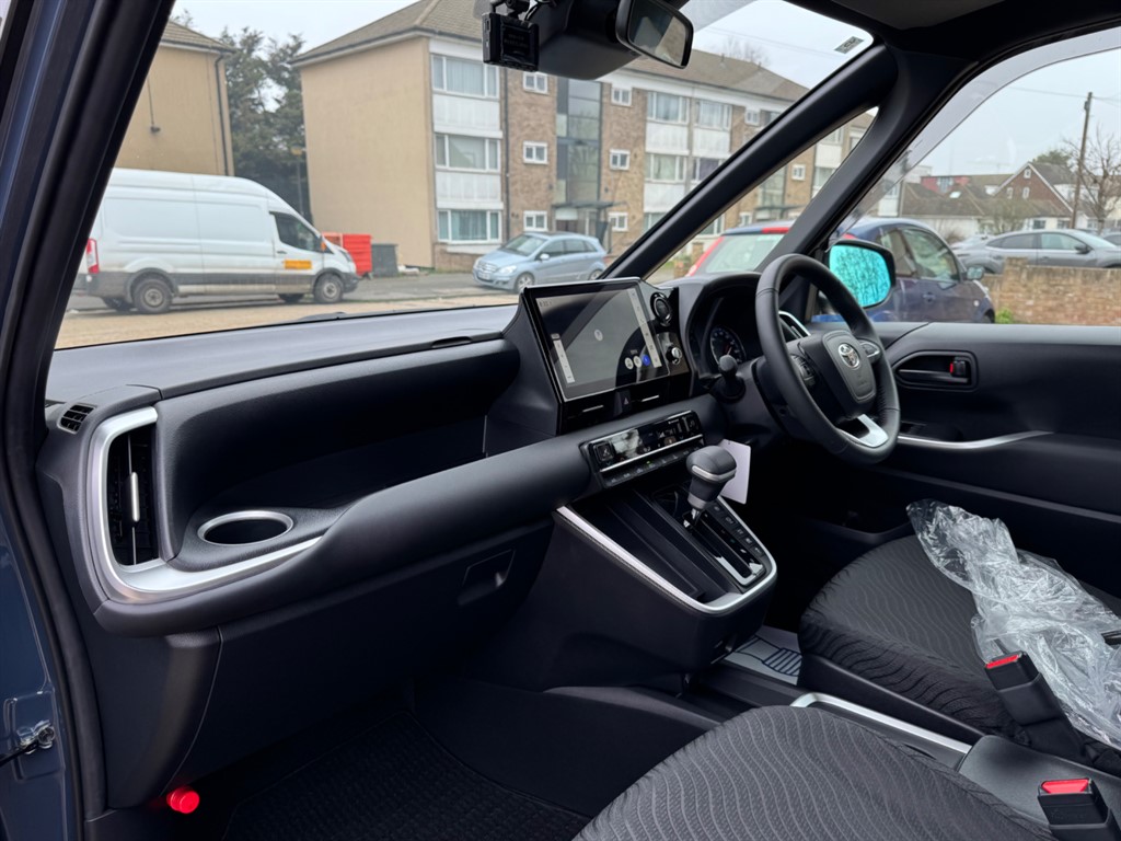 Used Toyota Voxy 2025 for sale - 77746364: Photo 17