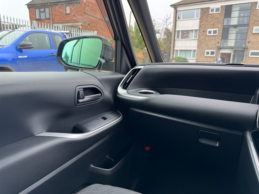 Used Toyota Voxy 2025 for sale - 77746364: Photo 20